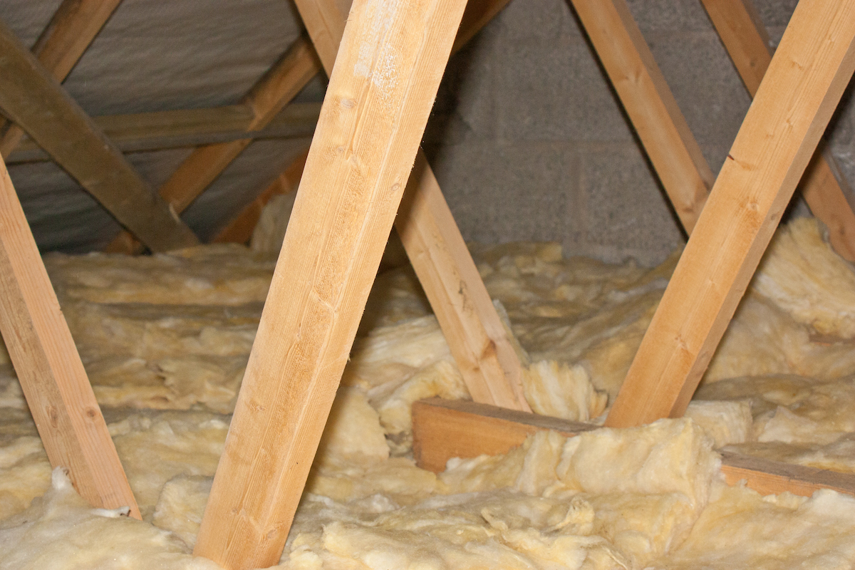 Loose fill clearance asbestos insulation